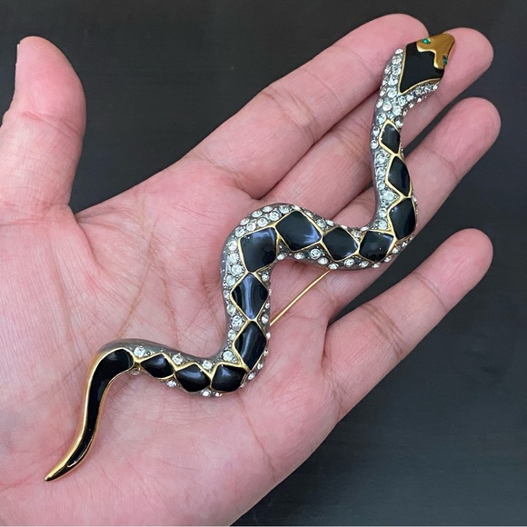 Vintage Signed Gold-tone Luxurious 5.5” Snake Enamel Rhinestone Crystal Brooch - Picture 2 of 13
